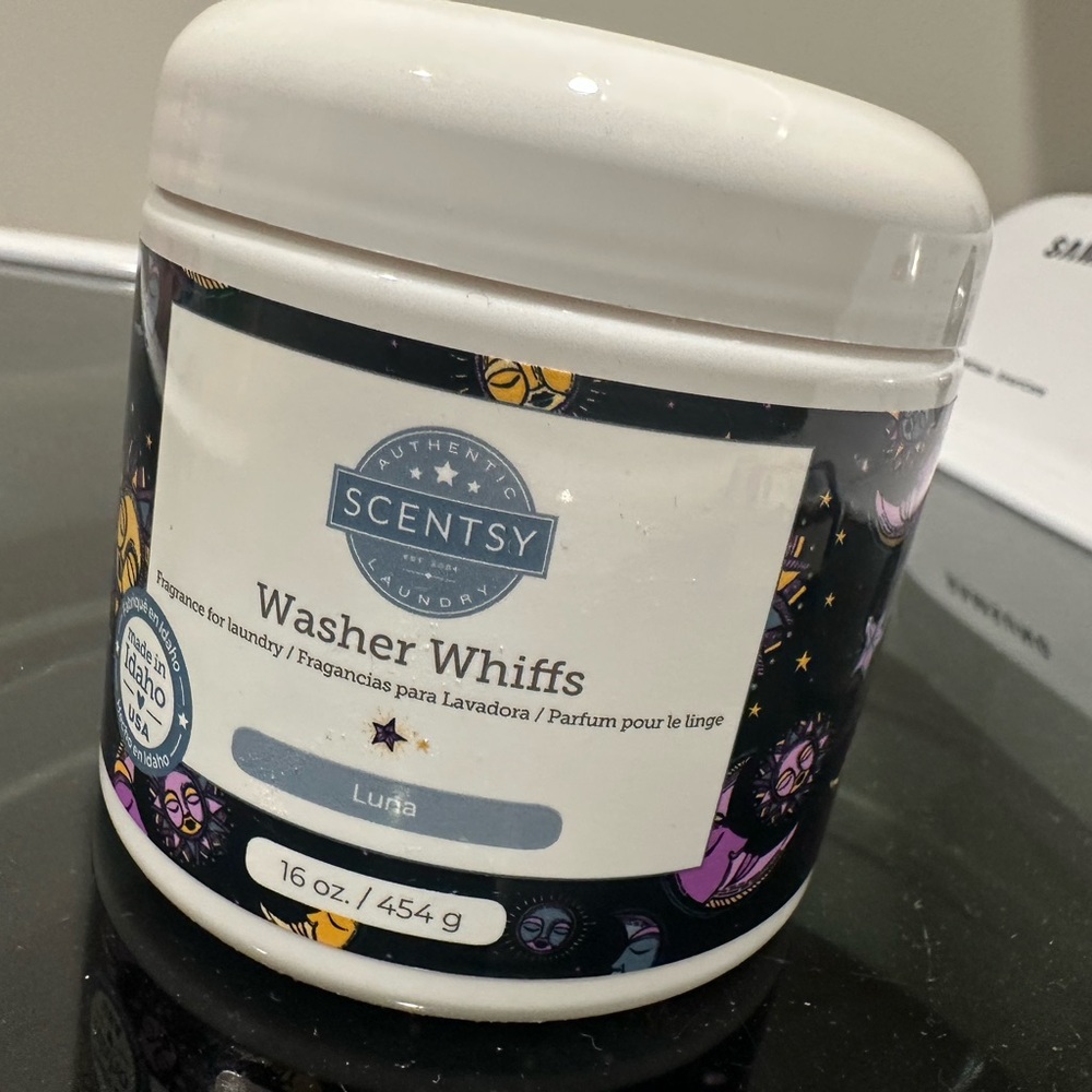 Scentsy Luna Washer Whiffs - Black and White